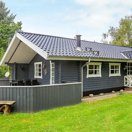 6 Person In Bl Vand Hotel Blåvand